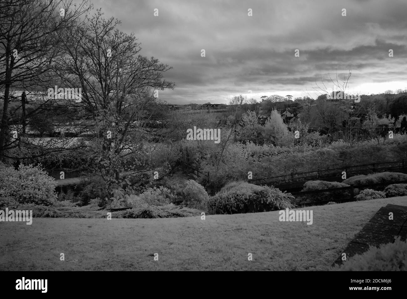 Photo infrarouge d'une vallée de Budleigh est Banque D'Images