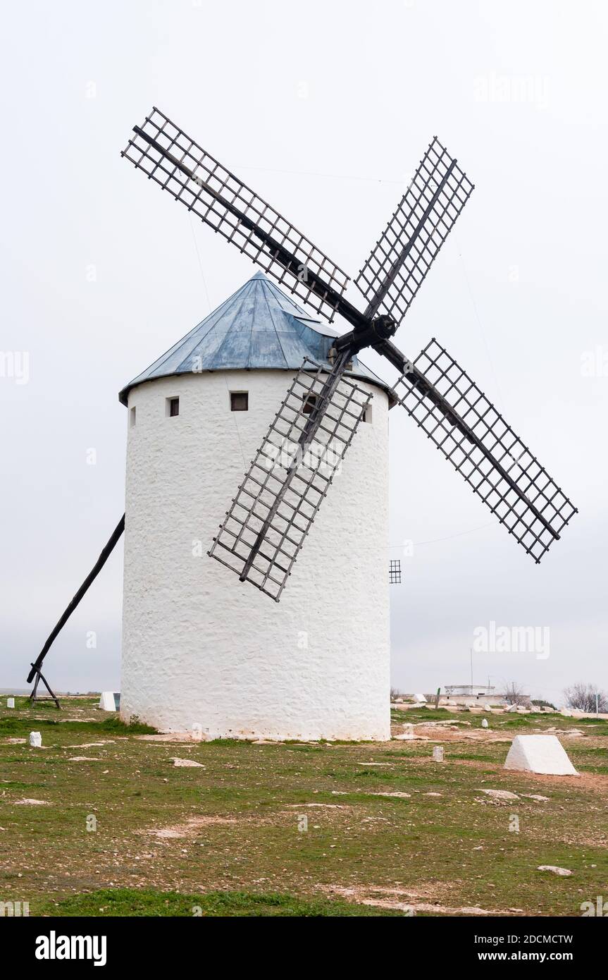 Moulin à vent typique à Campo de Criptana, province de Ciudad Real, Espagne Banque D'Images