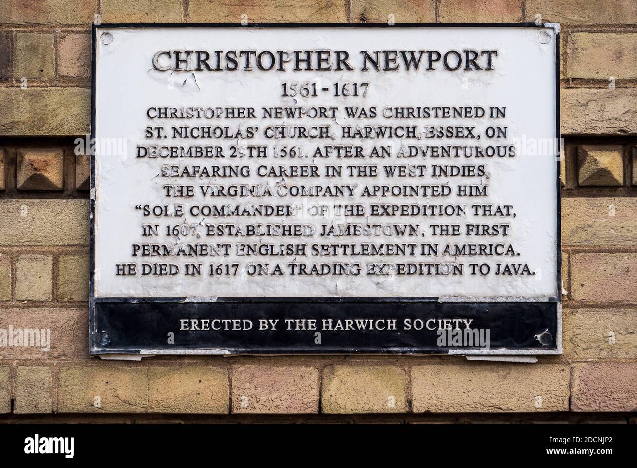 Christopher Newport (1561–1617), marin anglais, commandant de la flotte qui a fondé Jamestown dans la colonie de Virginie. Plaque de la société Harwich. Banque D'Images
