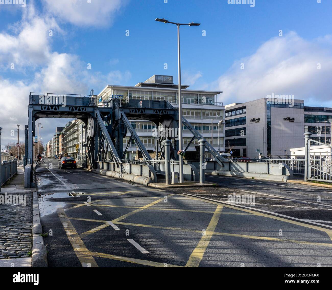 Le pont roulant Scherzer sur North Wall Quay à Dublin, en Irlande. Installé à l'origine en 1912 et nommé d'après son inventeur William Scherzer. Banque D'Images