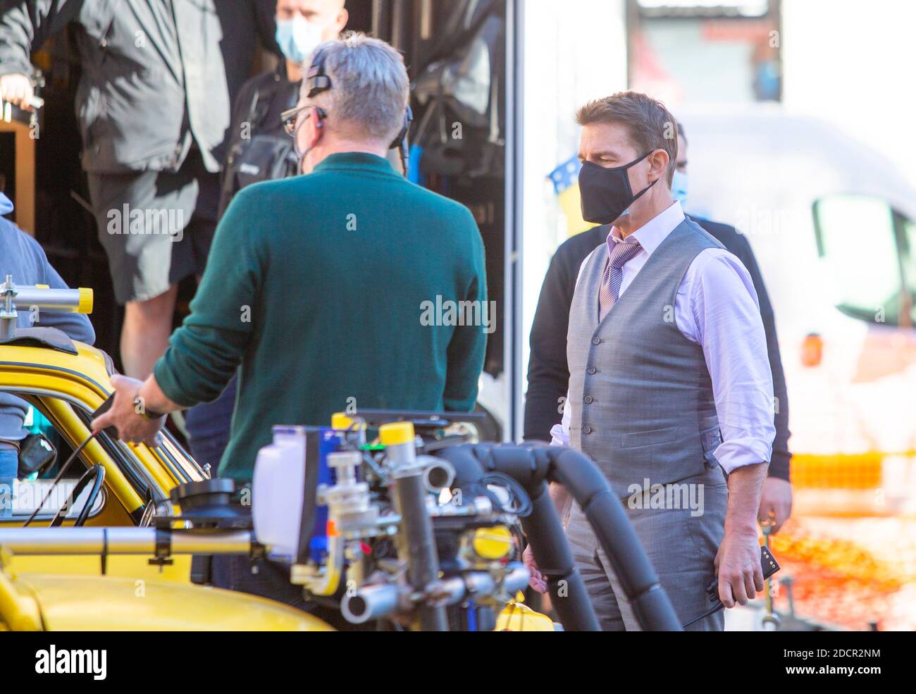 Rome, l'acteur Tom Cruise photographié sur le plateau du film Mission Impossible 7, sur la Piazza di Spagna. Banque D'Images