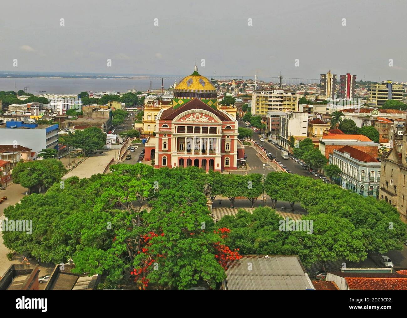 Vue aérienne sur l'Amazone Theatre, Opéra, Manaus, Brésil Banque D'Images