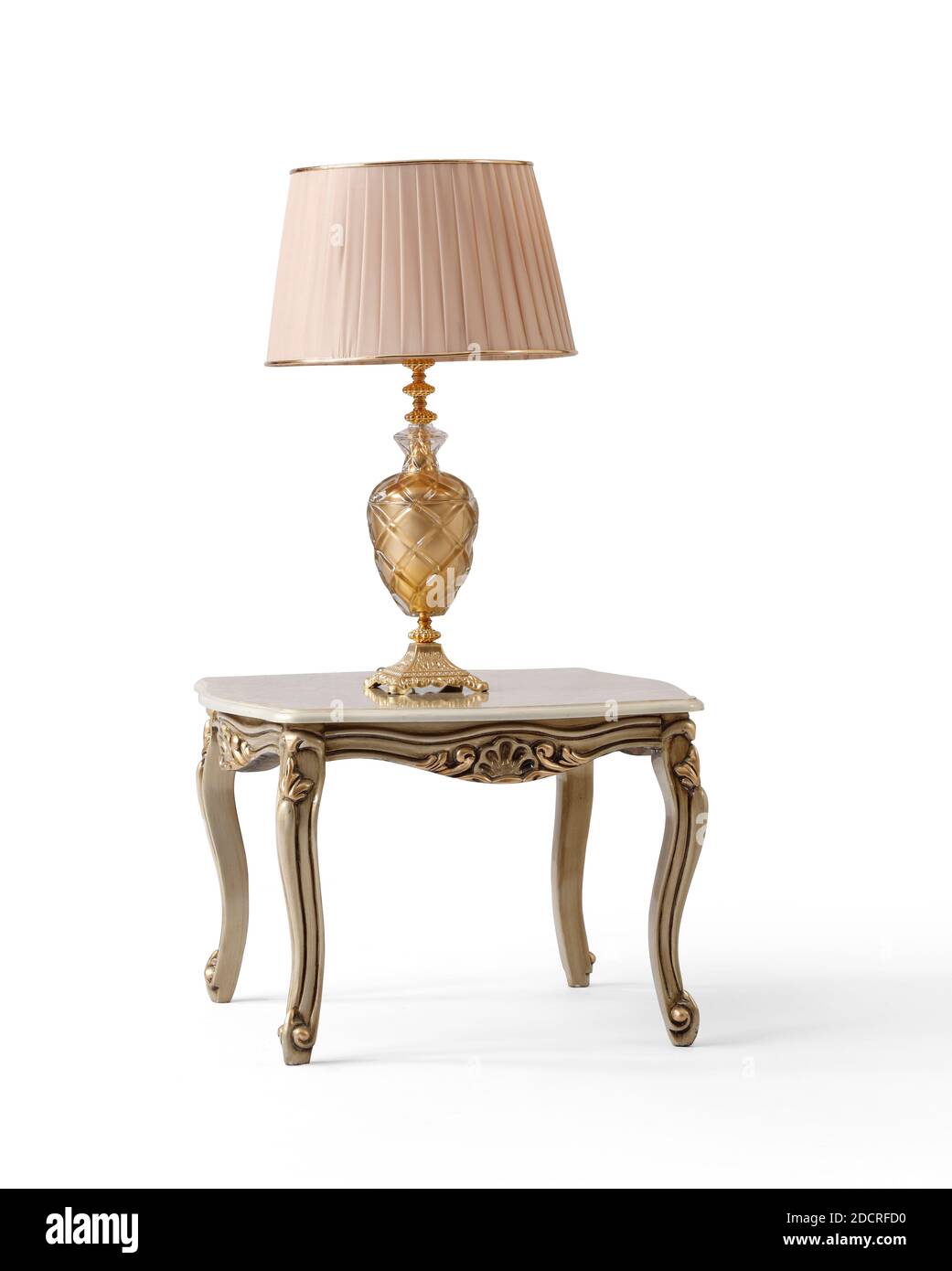 table basse classique isolée sur fond blanc Banque D'Images