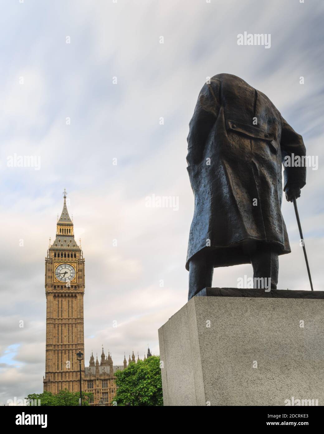 Big Ben et le Parlement avec la statue de Winston Churchill, Westminster, Londres, Angleterre, Royaume-Uni Banque D'Images