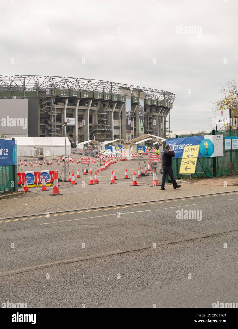 Londres, Angleterre, Royaume-Uni. 23 novembre 2020. Station d'essai Covid-19 au stade Twickenham © Benjamin John Banque D'Images