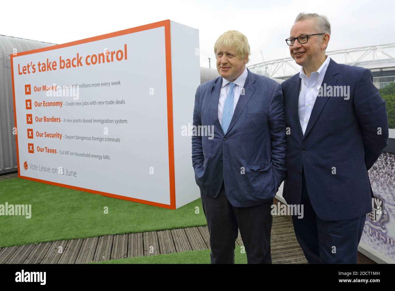 Boris Johnson et Michael Gove au rallye du congé de vote en 2016 au rassemblement du congé de vote de Forman’s Fish Island, à l’est de Londres Banque D'Images
