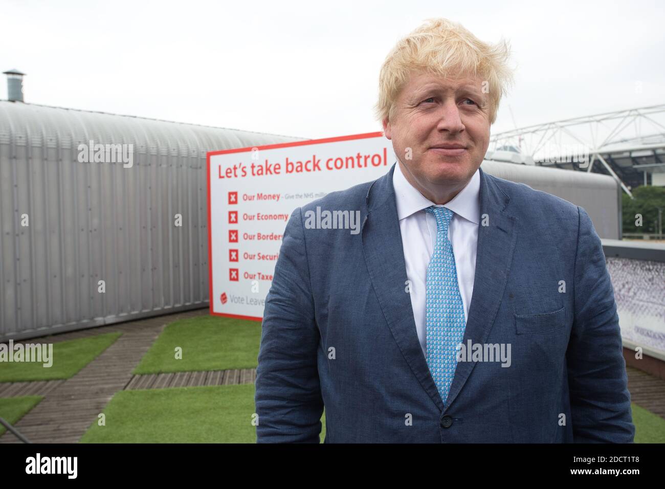 Boris Johnson, a vu s’exprimer lors d’un rallye du congé de vote en 2016, lors d’un rallye du congé de vote à Forman’s Fish Island, dans l’est de Londres Banque D'Images