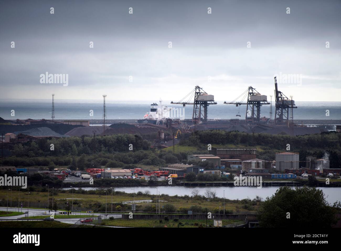 Le quai des aciéries Tata à Port Talbot, au sud du pays de Galles, au Royaume-Uni Banque D'Images