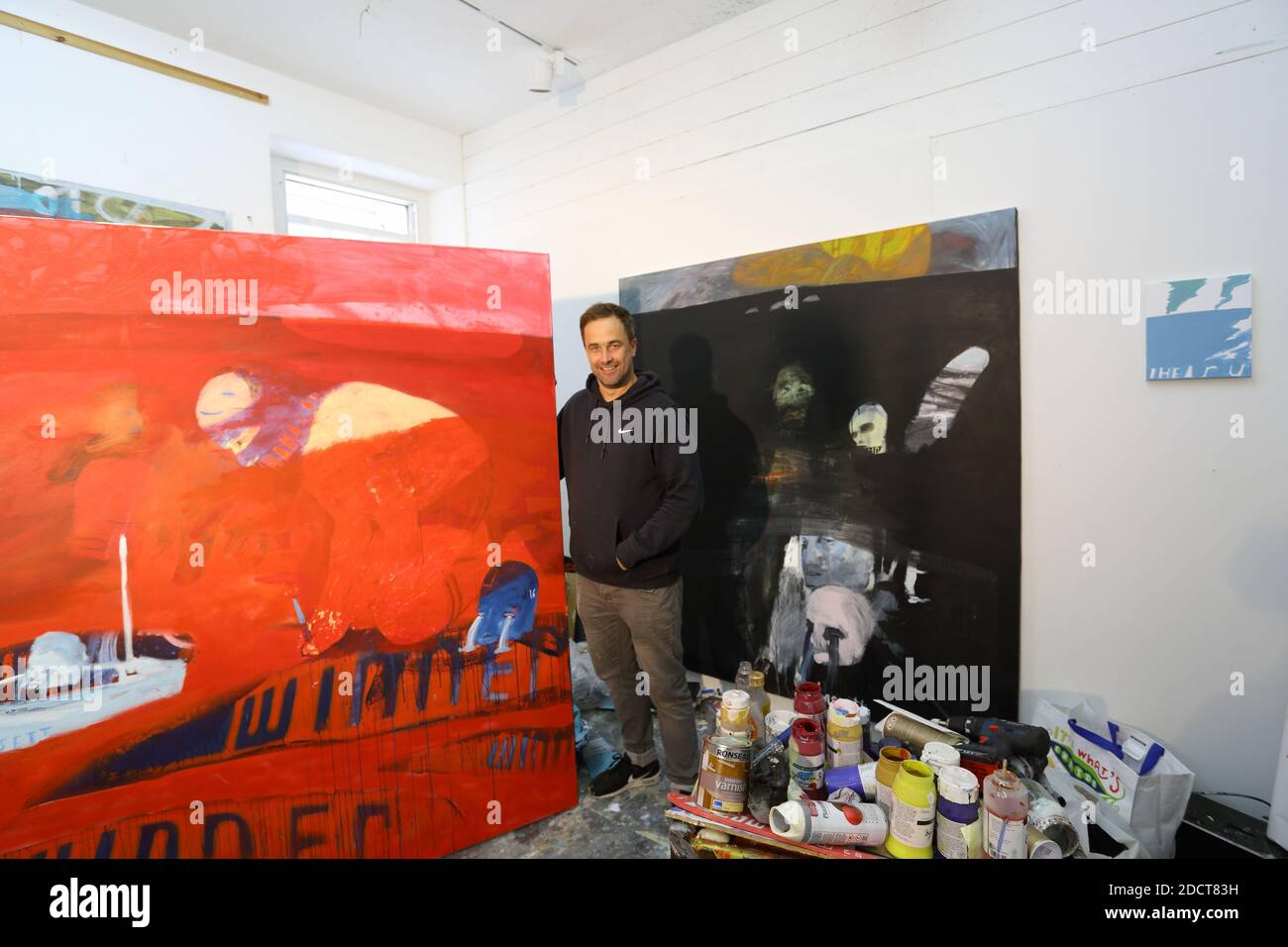 Angleterre / Cornwall / Saint Ives / artiste Sam Bassett dans son studio de Porthmeor Banque D'Images