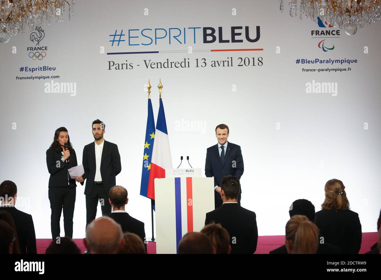 Le président français Emmanuel Macron s'exprime au palais présidentiel de l'Elysée le 13 avril 2018 à Paris lors d'une cérémonie de remise de prix réunissant des athlètes français qui ont participé aux Jeux olympiques d'hiver de Pyeongchang en 2018. Photo de Hamilton/pool/ABACAPRESS.COM Banque D'Images