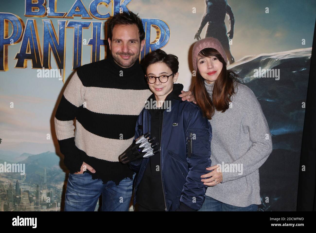 Christophe Michalak et son épouse Delphine McCarty-Michalak avec son fils, assistent au screening spécial « Black Panther » de Paris au Grand Rex à Paris, le 7 février 2018. Photo de Jerome Domine/ABACAPRESS.COM Banque D'Images