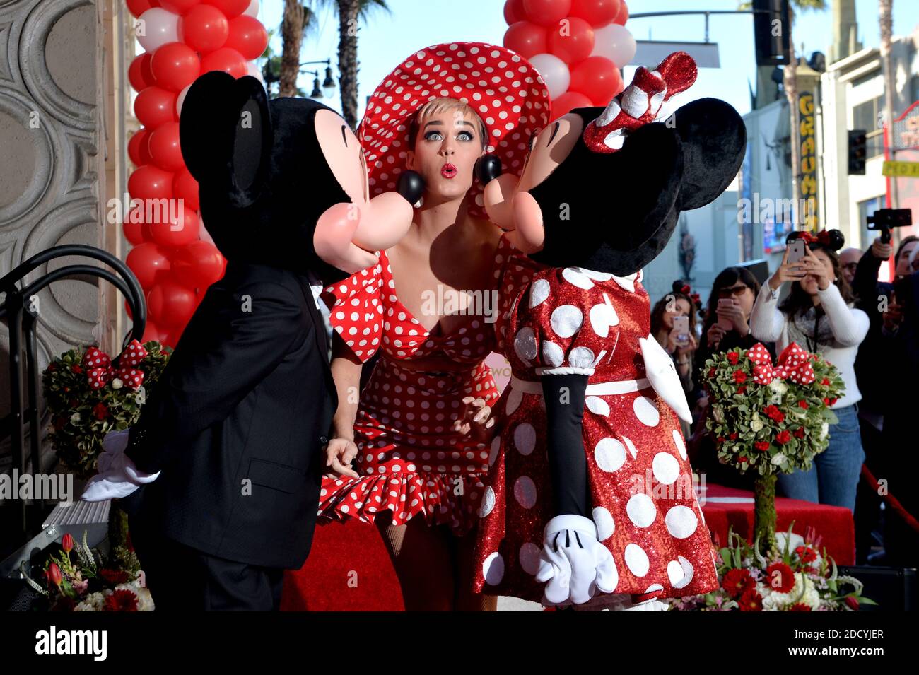 Minnie Mickey Mouse Banque D Image Et Photos Page 10 Alamy Minnie Mickey Mouse Banque D Image Et Photos Page 10 Alamy