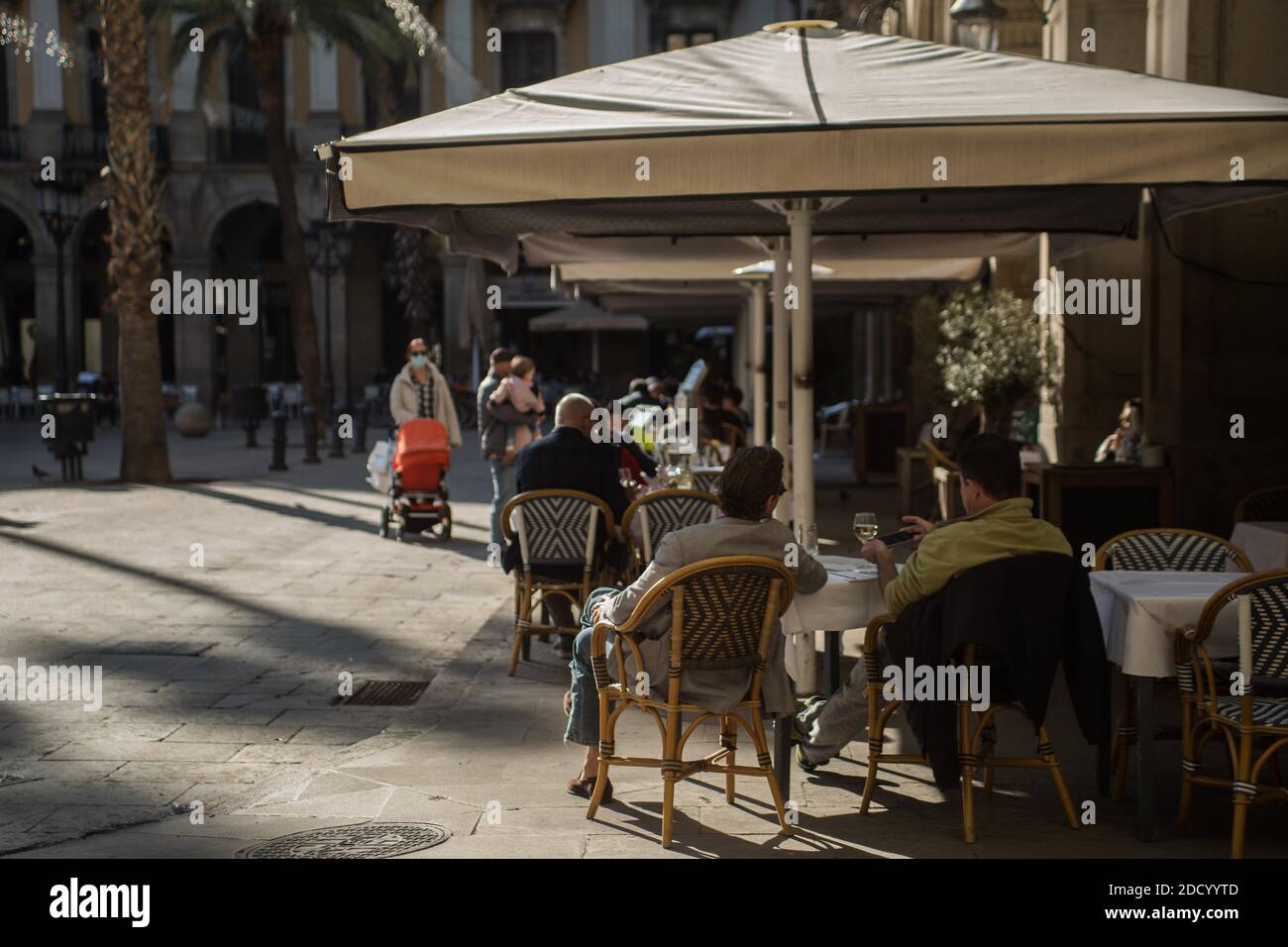 23 novembre 2020 : la Catalogne rouvre le lundi 23 novembre, les bars et restaurants sont fermés après plus d'un mois en raison des mesures de restriction du coronavirus. Credit: Thiago Prudencio/DAX/ZUMA Wire/Alay Live News Banque D'Images