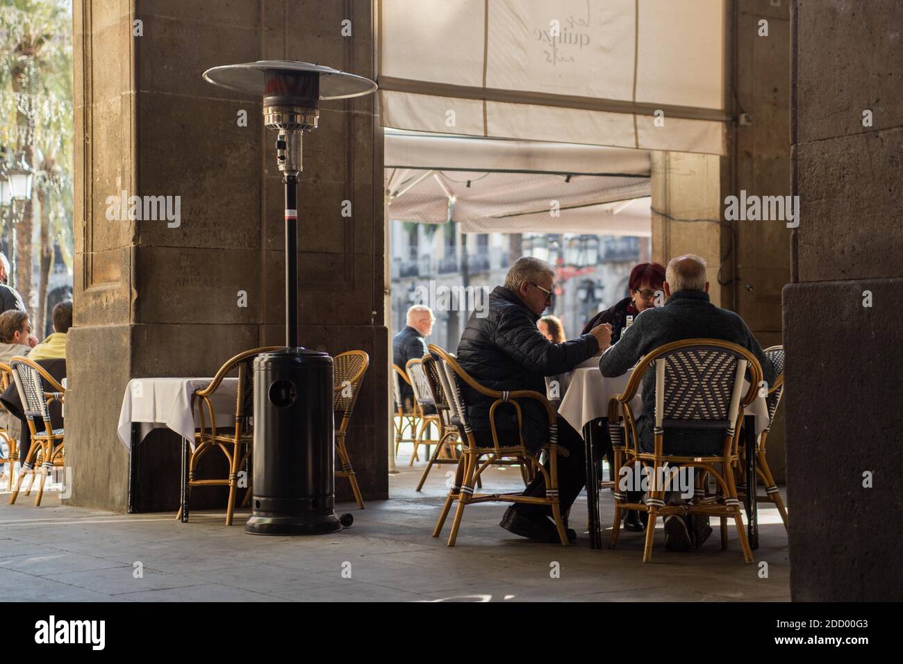 23 novembre 2020 : la Catalogne rouvre le lundi 23 novembre, les bars et restaurants sont fermés après plus d'un mois en raison des mesures de restriction du coronavirus. Credit: Thiago Prudencio/DAX/ZUMA Wire/Alay Live News Banque D'Images