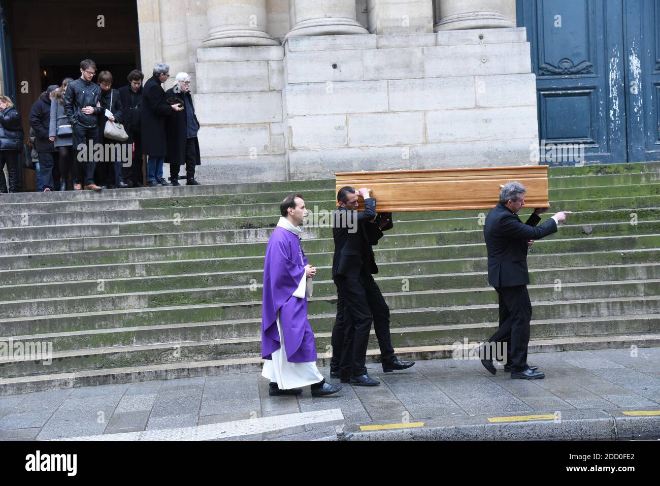 Le cercueil lors des funérailles de Geneviève Fontanel a eu lieu à l'église Saint-Roch de Paris, France, le 23 mars 2018. Photo d'Alain Apaydin/ABACAPRESS.COM Banque D'Images