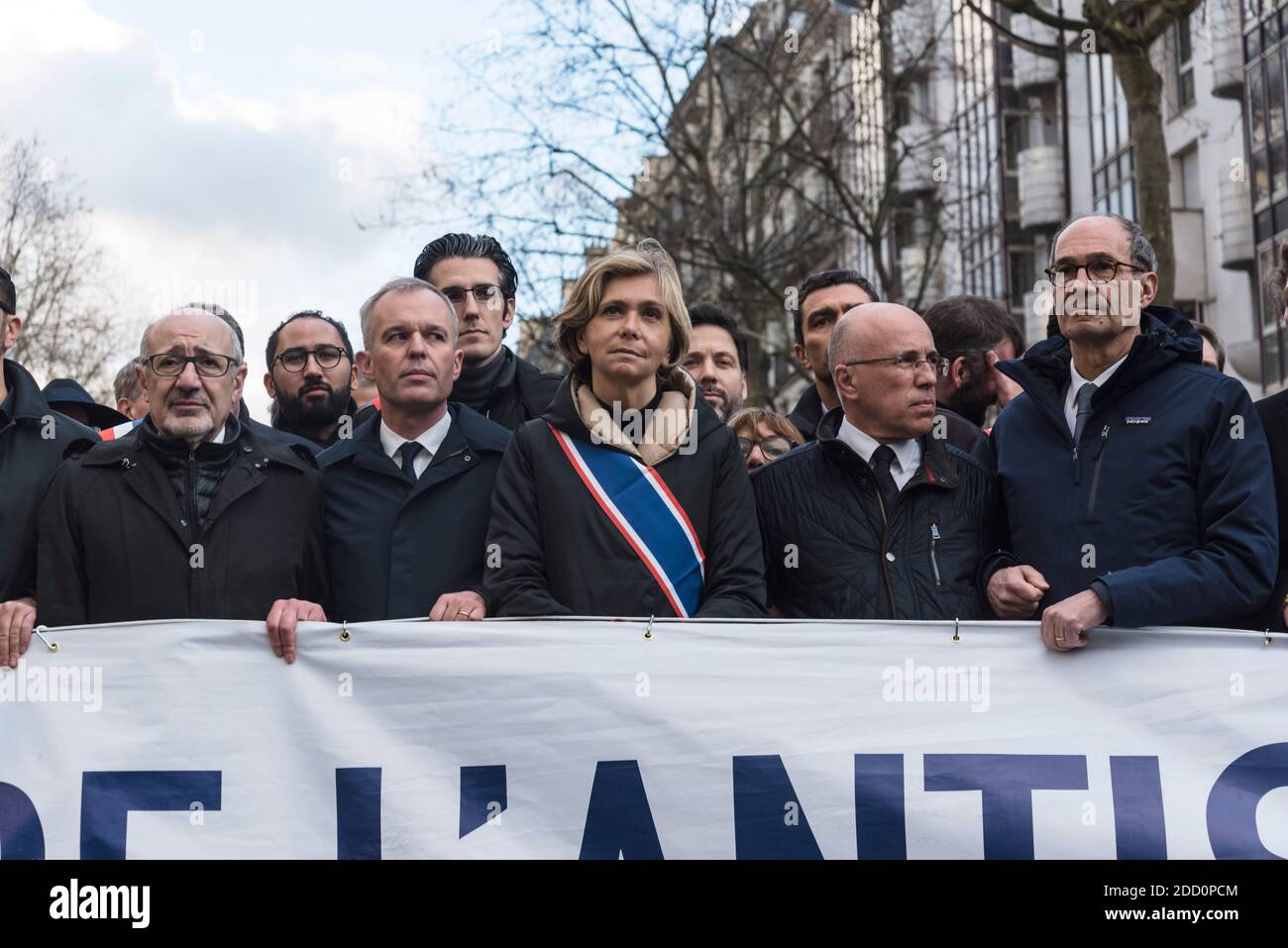 François de Rugy, Francis Kalifat, Valerie Pecresse, Eric Ciotti et Eric Woerth se joignent à une marche commémorative contre l'antisémitisme à Paris, France, le 28 mars 2018, quelques jours après le meurtre de Mireille Knoll, 85 ans, qui a été poignardé et brûlé dans son appartement parisien vendredi. Enfant en 1942, elle a échappé à la célèbre Vel d'HIV qui a fait le tour de quelque 13,000 Juifs à Paris, qui ont ensuite été déportés dans les camps de la mort nazis. Deux hommes ont été détenus et placés sous enquête officielle sur son meurtre. Photo de Samuel Boivin/ABACAPRESS.COM Banque D'Images