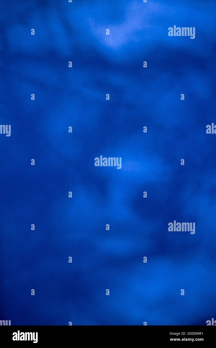 texture bleue avec ombres et taches de lumière Banque D'Images