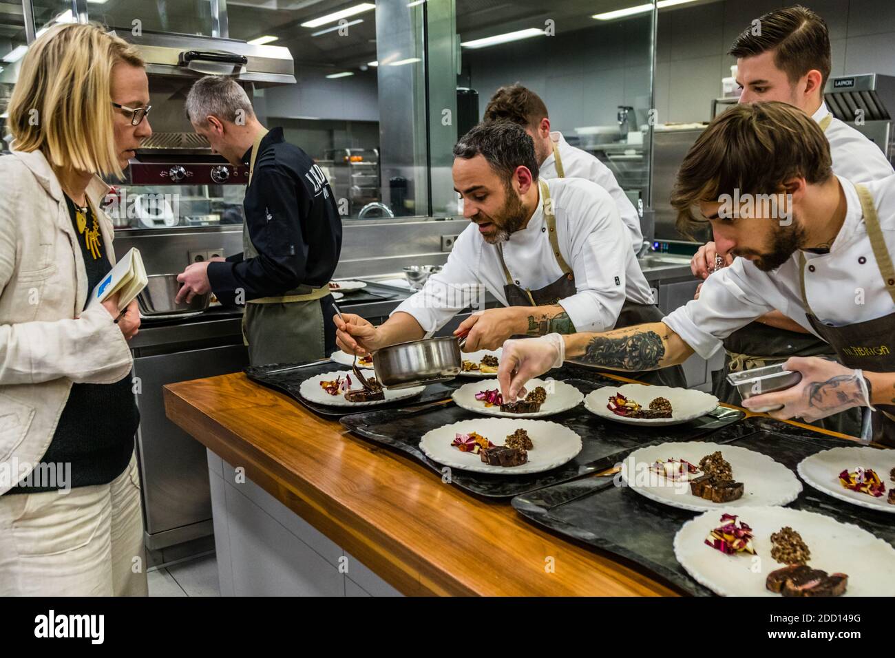 L'équipe de cuisine de l'hôtel Alàbriga, Sant Feliu de Guíxols, Espagne Banque D'Images