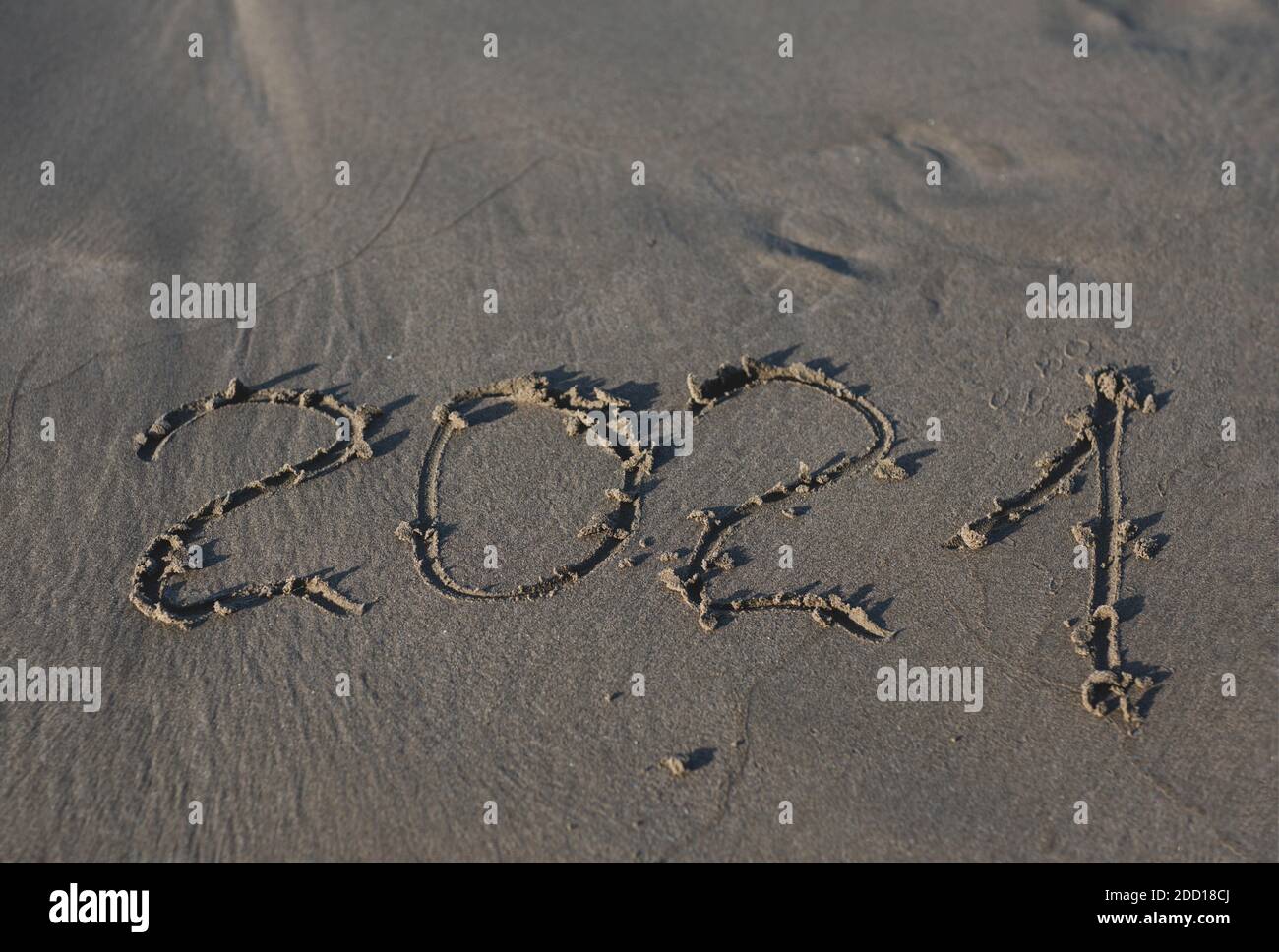 2021 sur la plage. Banque D'Images