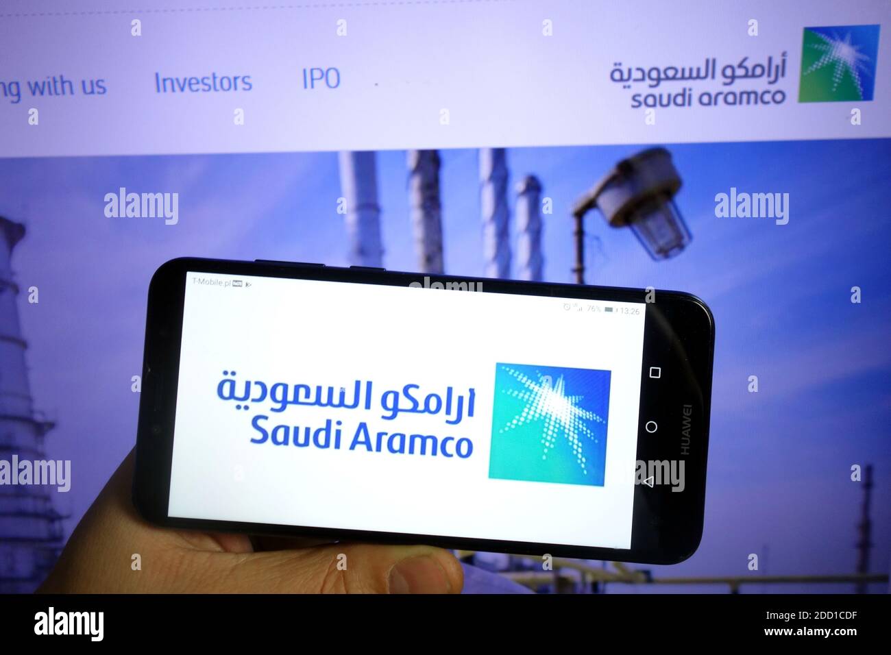 KONSKIE, POLOGNE - 07 décembre 2019 : logo Saudi Aramco affiché sur le téléphone portable Banque D'Images