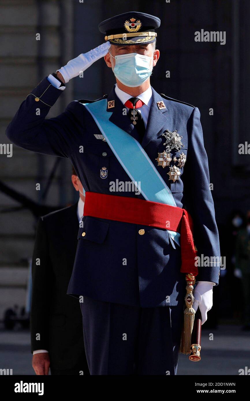 Madrid, Espagne. 12 octobre 2020. Roi Felipe VI d'Espagne, assister à la parade militaire de la Journée nationale au Palais Royal le 12 octobre 2020 à Madrid, Espagne (photo par Oscar Gonzalez/NurPhoto) crédit: CORDONE PRESSE/Alamy Live News Banque D'Images