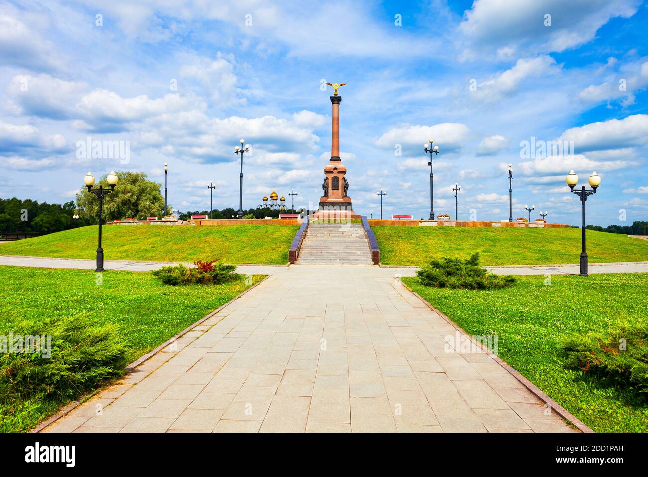 Monument du 1000e anniversaire de la ville de Yaroslavl au parc public de Strelka dans le centre de la ville de Yaroslavl, anneau d'or de Russie Banque D'Images