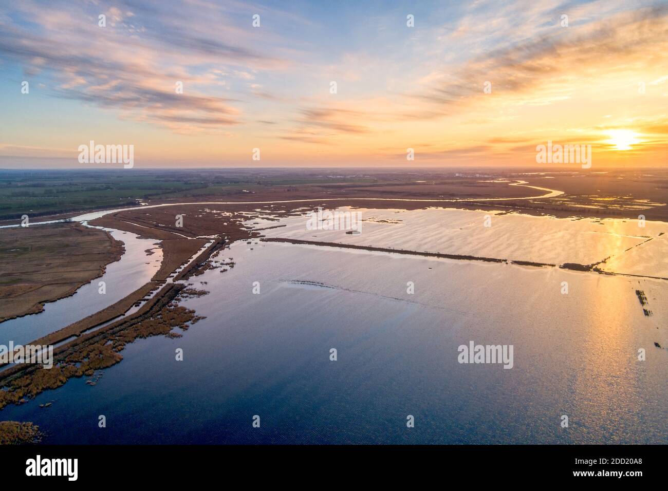 Le Peenestrom près de Usedom au coucher du soleil Banque D'Images