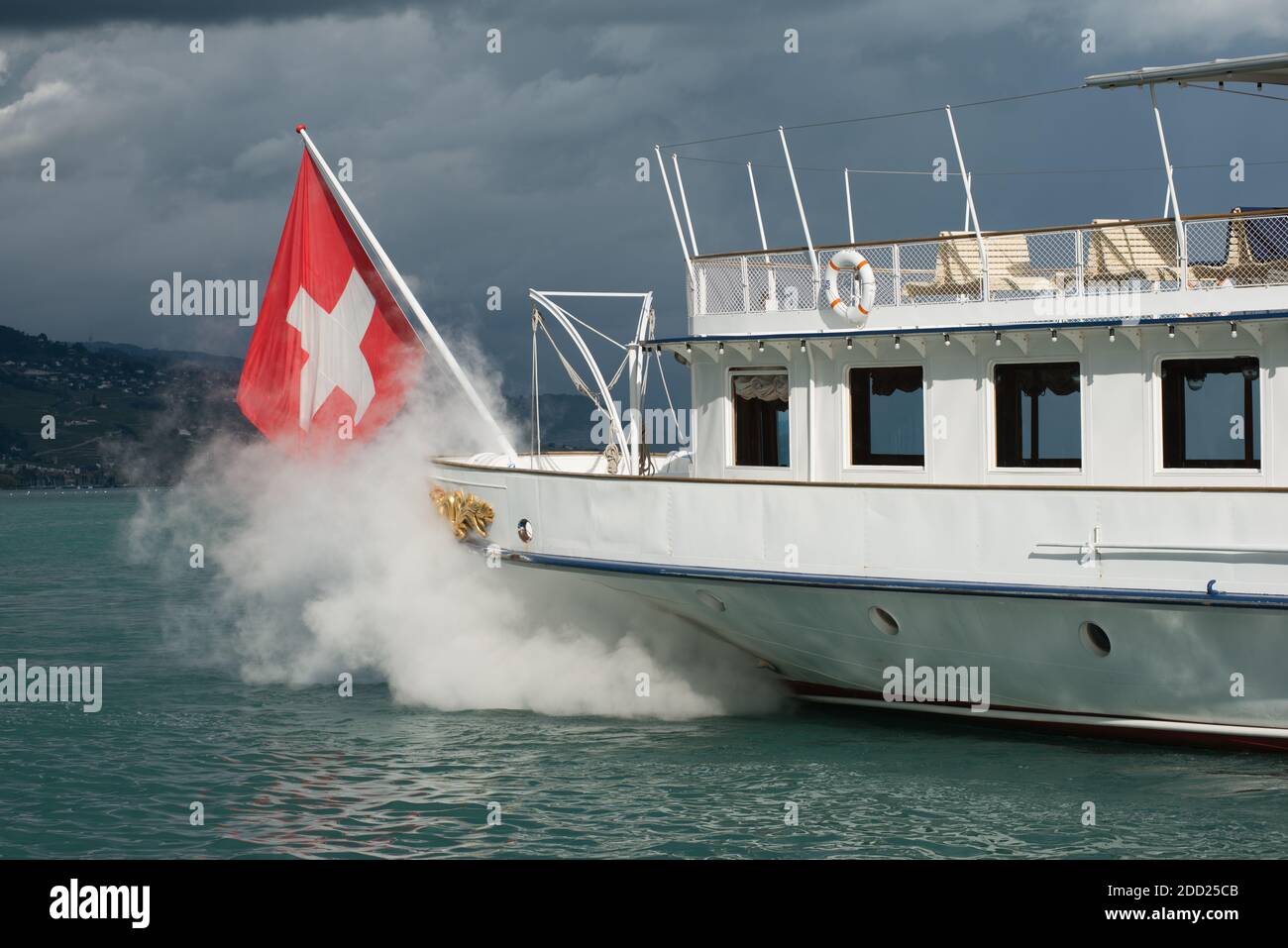 LAUSANNE, SUISSE - 24 juin 2013 : le bateau à vapeur « la Suisse » est entré en service le 31 mai 1910, en 2011 classé monument historique par le canton de Vaud. Banque D'Images