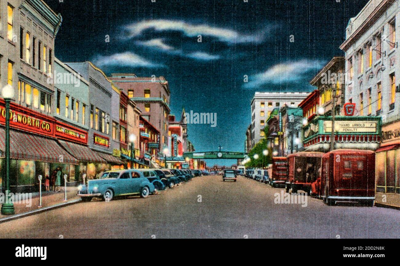 Main Street regardant vers l'ouest - vers 1941, en Pennsylvanie, carte postale Banque D'Images