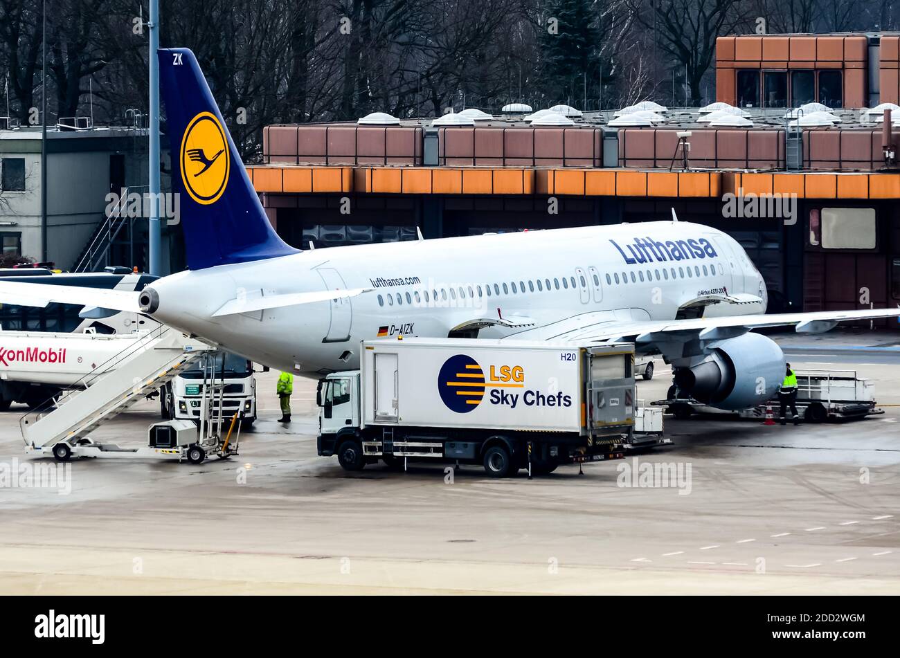 Lufthansa Airbus A320 à l'aéroport de Berlin Tegel Banque D'Images