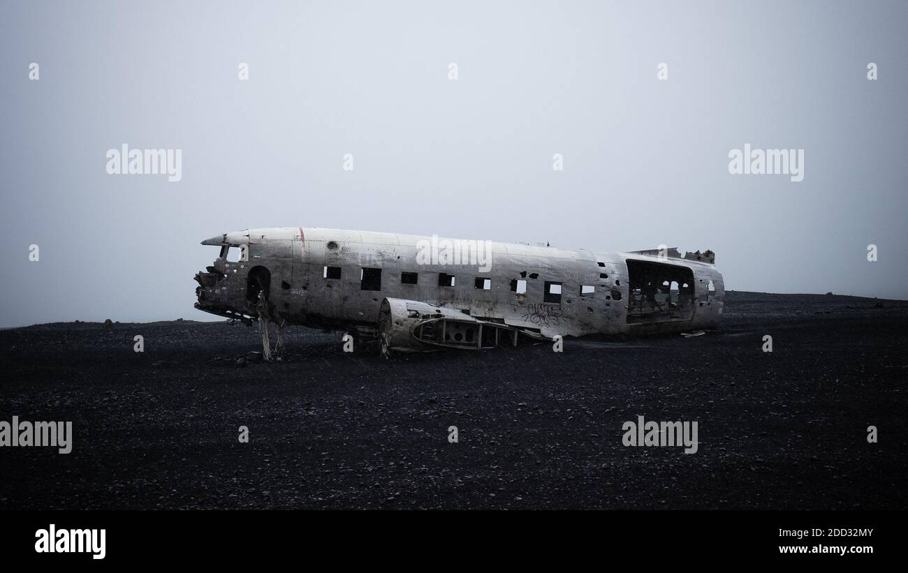 L'épave de l'avion de Sólheimasandur est un site célèbre en Islande où un avion s'est écrasé en novembre 1973. L'avion US Navy - a Douglas Super DC-3 - wa Banque D'Images