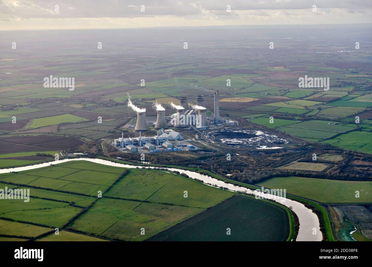 Photographie aérienne de la centrale West Burton Power, River Trent, Gainsborough, au nord de l'Angleterre, au Royaume-Uni Banque D'Images