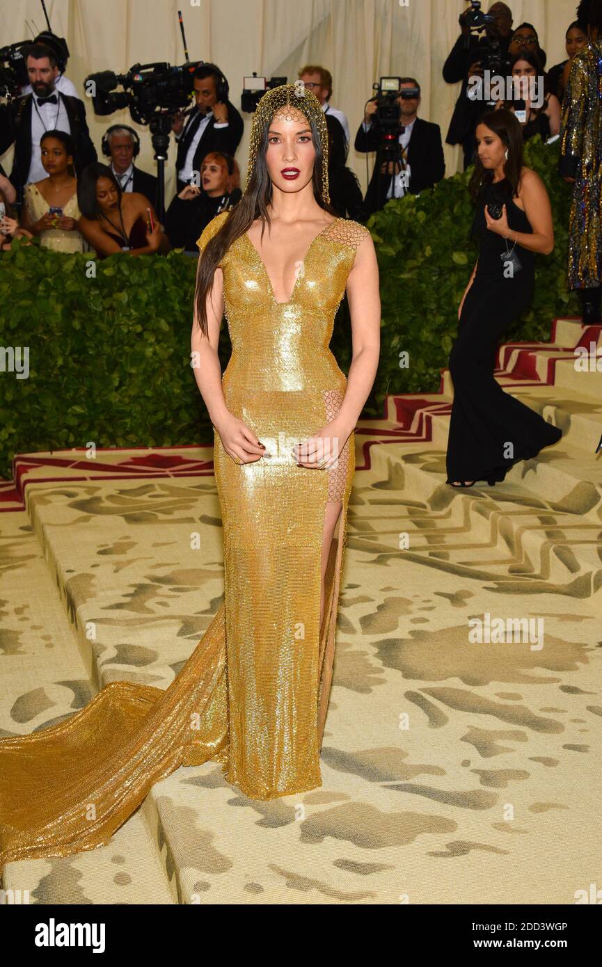 Olivia Munn assistant à l'Institut de costume avantage au Metropolitan Museum of Art célébrant l'ouverture des corps célestes : la mode et l'imagination catholique. The Metropolitan Museum of Art, New York, New York, 7 mai 2018. Photo de Lionel Hahn/ABACAPRESS.COM Banque D'Images