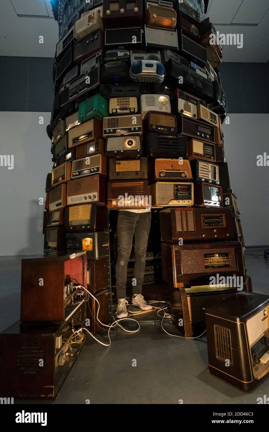 Babel 2001 by cildo meireles Banque de photographies et d’images à ...