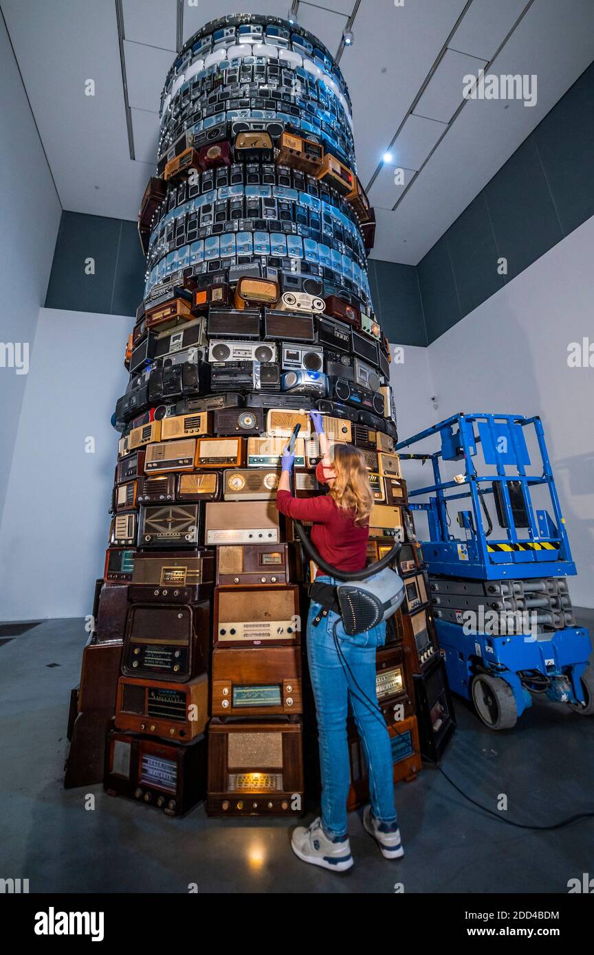 Babel 2001 by cildo meireles Banque de photographies et d’images à ...