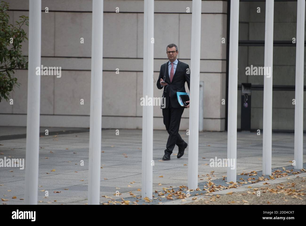 Photo du dossier datée du 21 novembre 2017 du secrétaire général français de la présidence Alexis Kohler au ministère de l'économie à Paris, France. Le procureur général français a ouvert lundi une enquête sur les allégations selon lesquelles le chef de cabinet du président Emmanuel Macron aurait enfreint les règles sur les conflits d'intérêts alors qu'il travaillait à l'agence de notation et au ministère des Finances, a déclaré le bureau du procureur. L'enquête préliminaire intervient après que le groupe anti-corruption Antico ait déposé une plainte accusant Alexis Kohler de trafic d'influence et de violation des règles de conflit d'intérêts sur ses liens avec le Maritime méditerranéen Banque D'Images