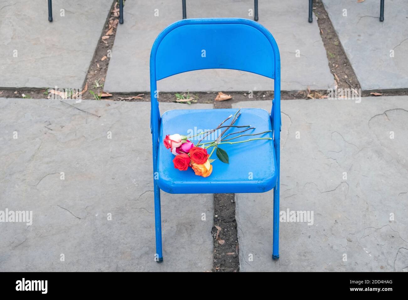 Lors d'un service au pavillon du Vatican dans le parc de Flushing Meadows Corona, la chaise où Veronica Lueken avait ses visions de Marie et de Jésus. Banque D'Images