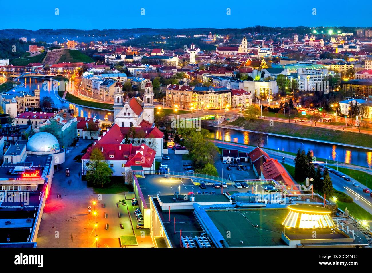 Vue panoramique de Vilnius, du bar sur le toit le Skybar, Vilnius, Lituanie Banque D'Images