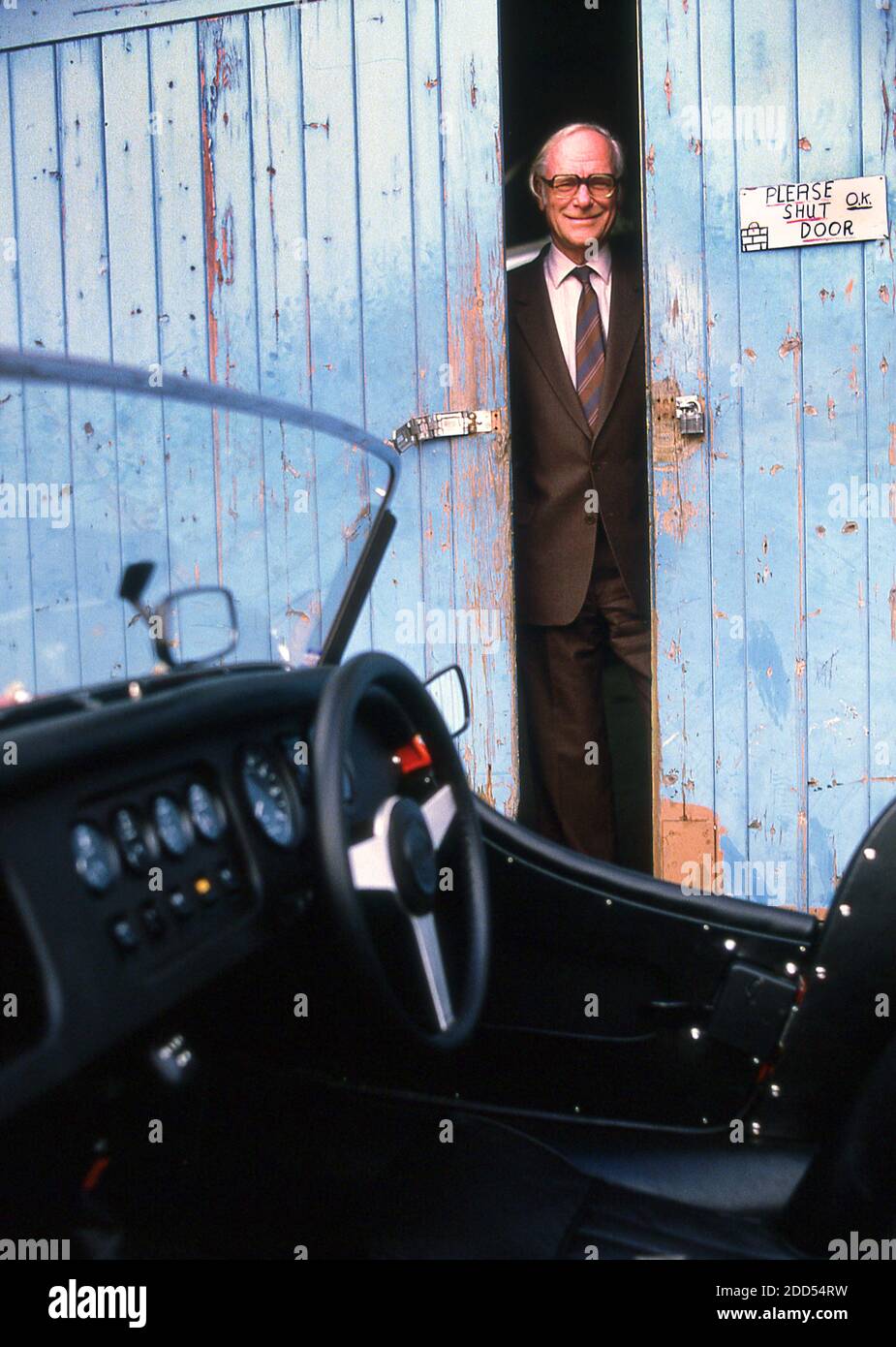 Peter Morgan de Morgan Motor cars à l'usine de Malvern Link Royaume-Uni 1986 Banque D'Images