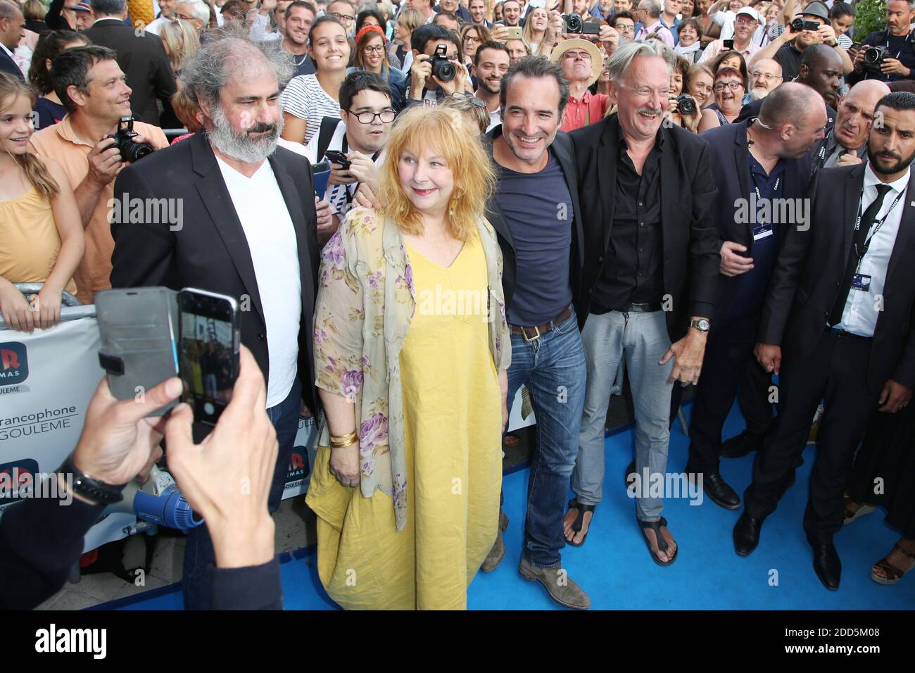 Gustave Kervern, Yolande Moreau, Jean Dujardin et Benoit Delepine vu à I Feel Good Photocall dans le cadre du 11e Festival du film d'Angoulême à Angoulême, France, le 23 août 2018. Photo de Jerome Domine/ABACAPRESS.COM Banque D'Images