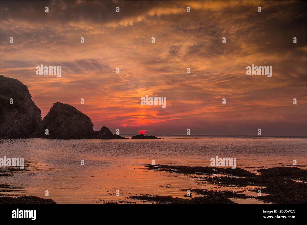 Coucher de soleil sur la côte à Dorset, royaume-uni Banque D'Images