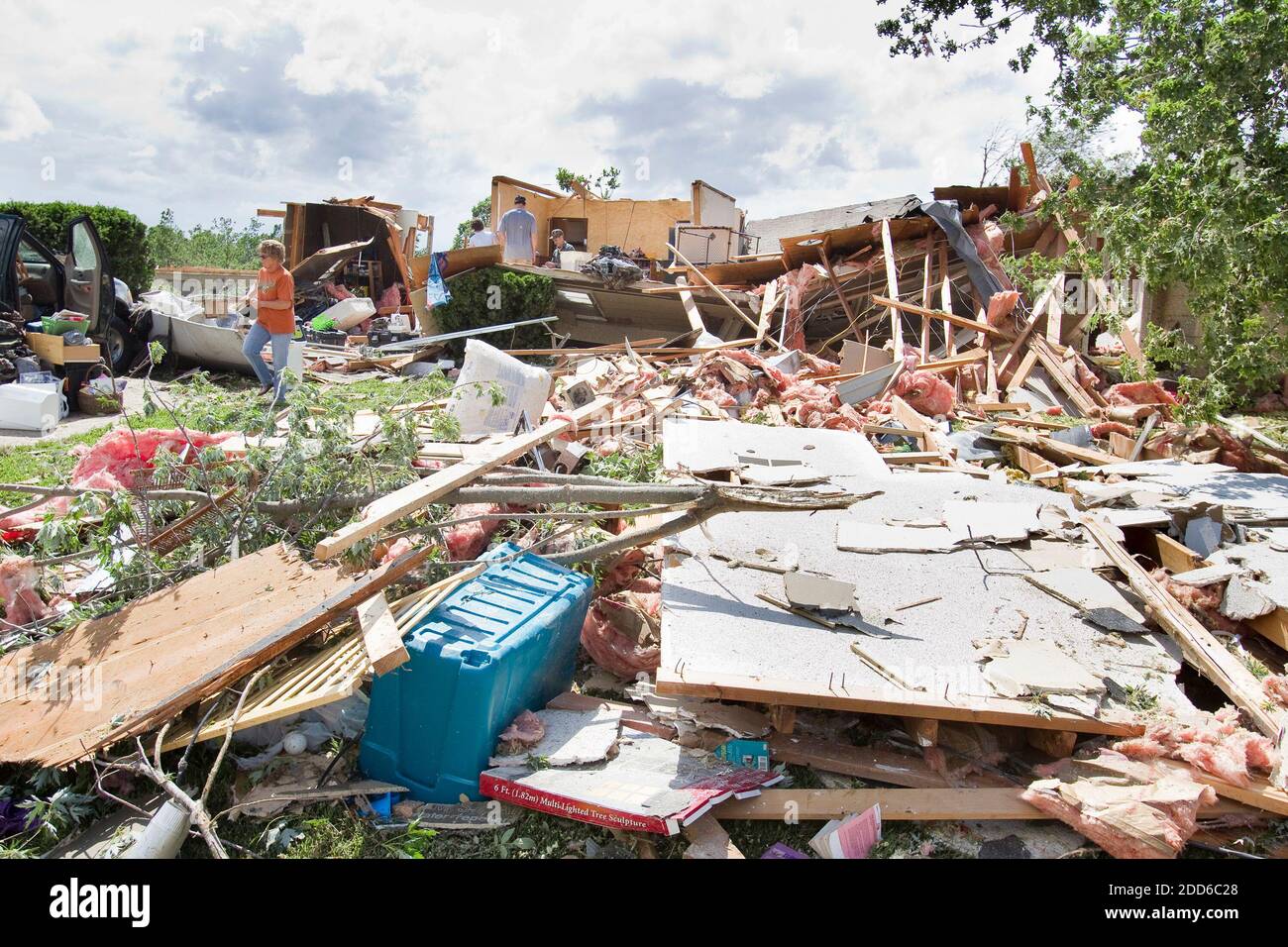 PAS DE FILM, PAS DE VIDÉO, PAS de télévision, PAS DE DOCUMENTAIRE - UNE tornade a touché vers le bas à Sedalia, Missouri, causant des dommages aux entreprises et aux maisons le mercredi 25 mai 2011. Photo de Shane Keyser/Kansas City Star/MCT/ABACAPRESS.COM Banque D'Images