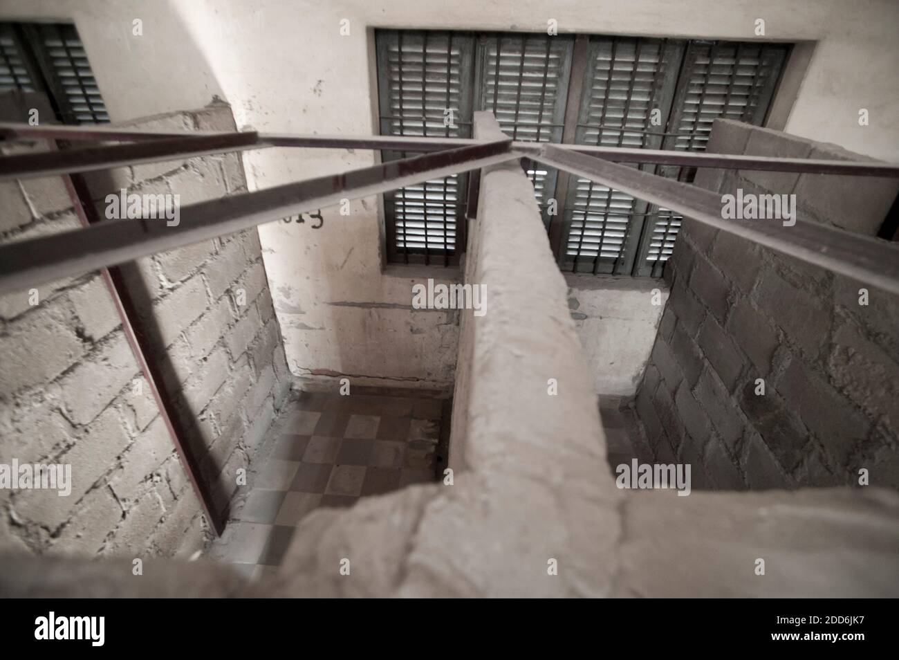 Cellules de torture au Musée du génocide de Tuol Sleng (prison S-21), Phnom Penh, Cambodge, Asie du Sud-est Banque D'Images