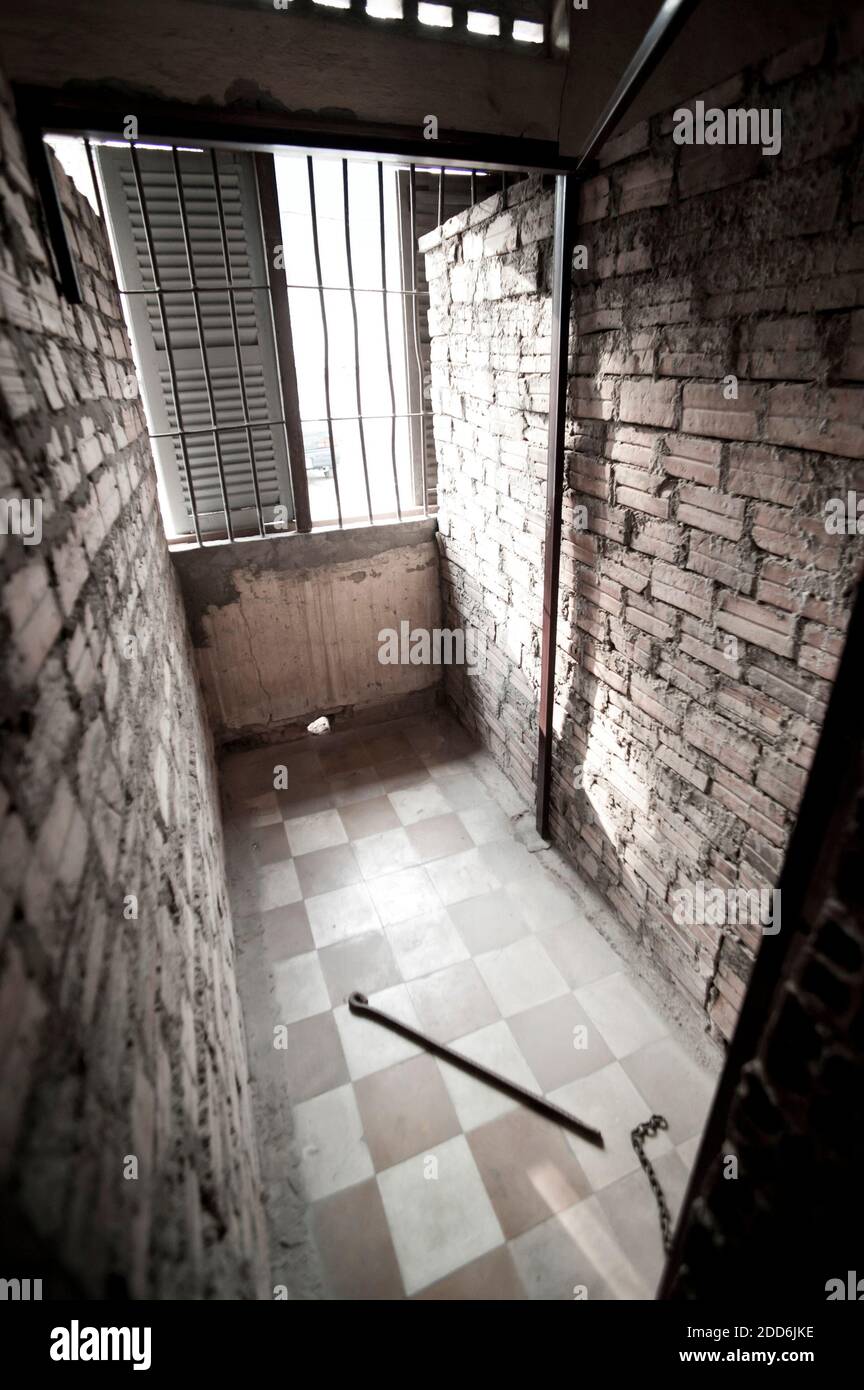 Cellules de torture au Musée du génocide de Tuol Sleng (prison S-21), Phnom Penh, Cambodge, Asie du Sud-est Banque D'Images