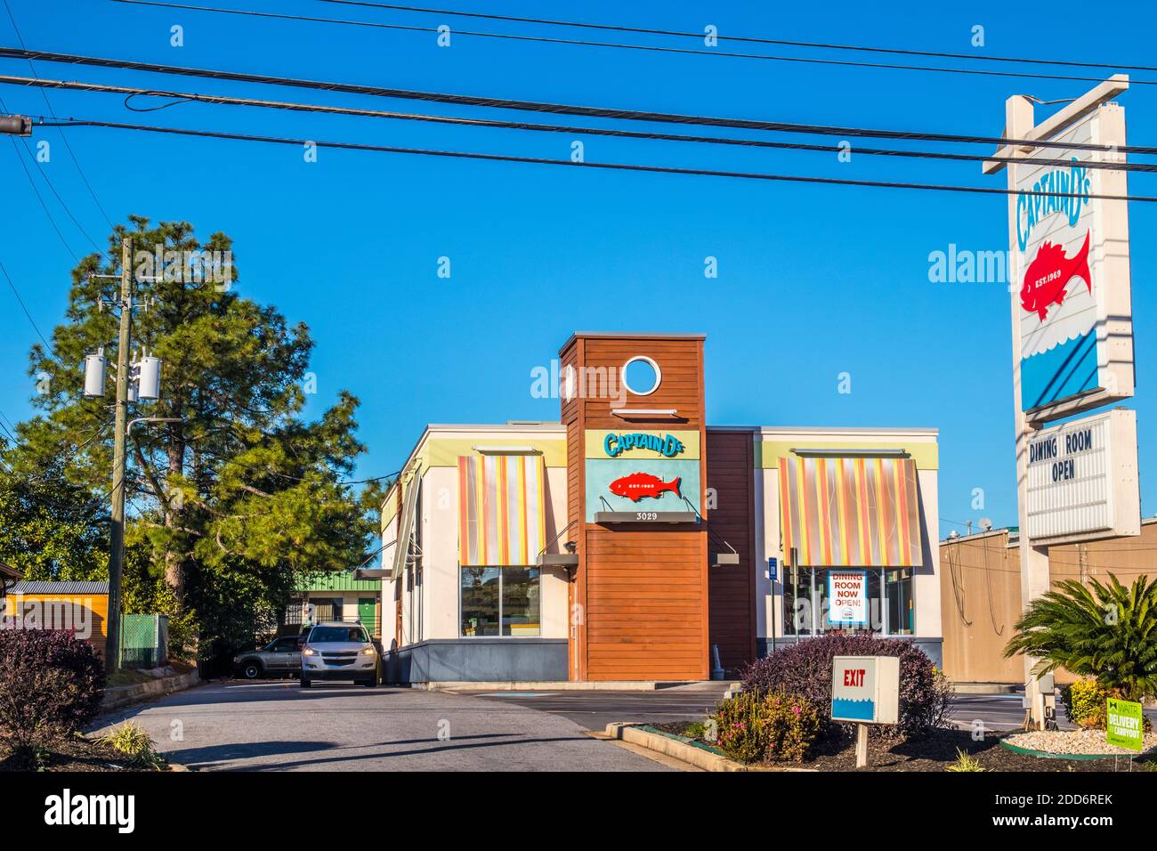 Augusta, Géorgie / États-Unis - 11 20 20 : vue de face du restaurant Captain d's Banque D'Images
