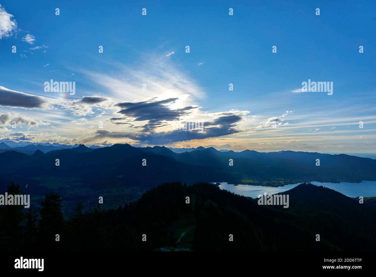 Vue depuis le mont Baumgartenschneid, Tegernsee Banque D'Images