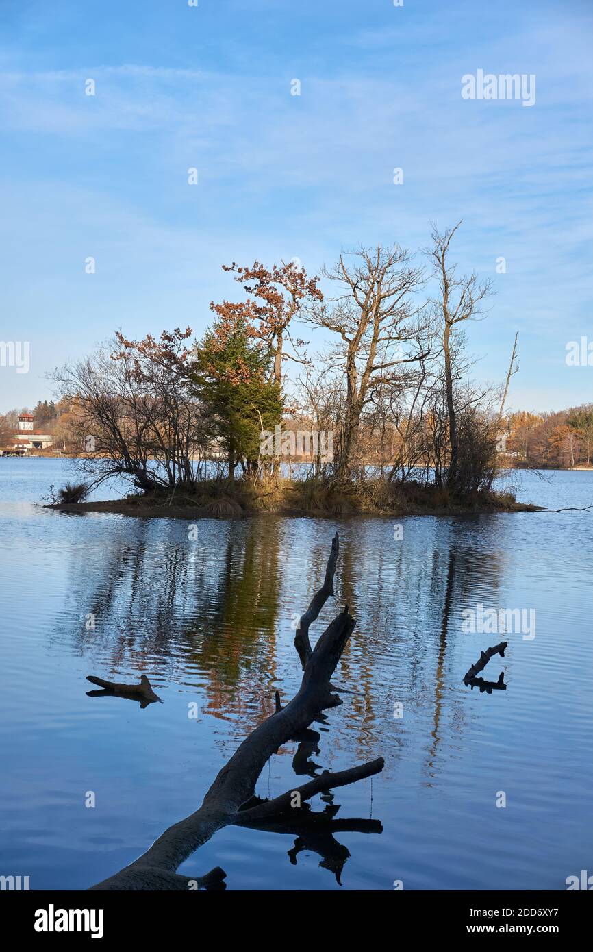 L'île du lac Seeham Banque D'Images