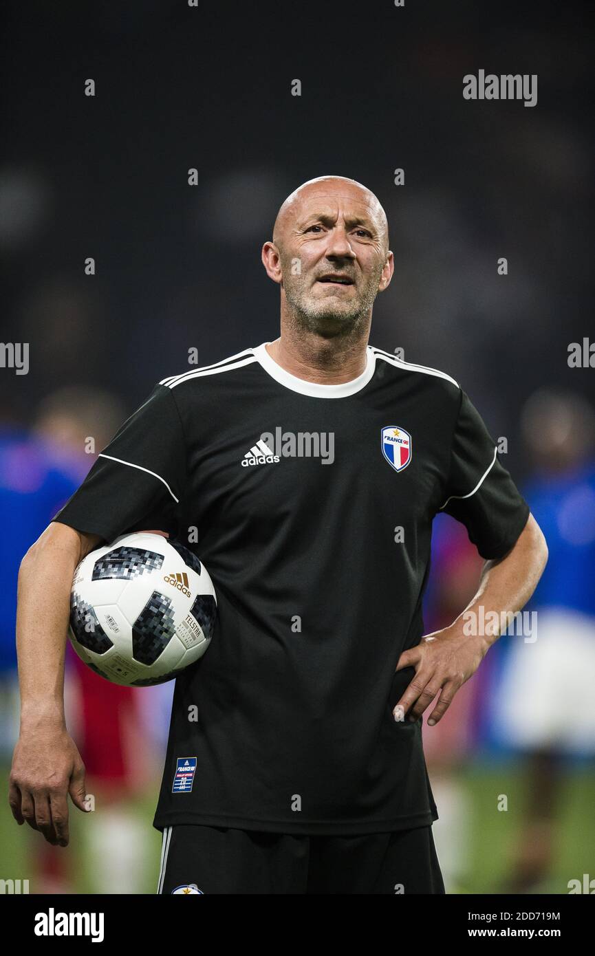 Bisou Laurent Blanc - Fabien Barthez - Coupe du Monde 1998 - image 152 SuperFoot 2005-06 - Prix & Rareté