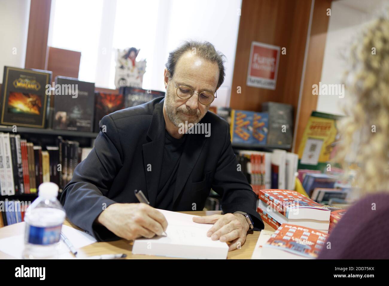 L'écrivain français Marc Levy assiste à la signature d'un livre à Furet du Nord le 12 juin 2018 à Lille, France. Photo de Sylvain Lefevre/ABACAPRESS.COM Banque D'Images