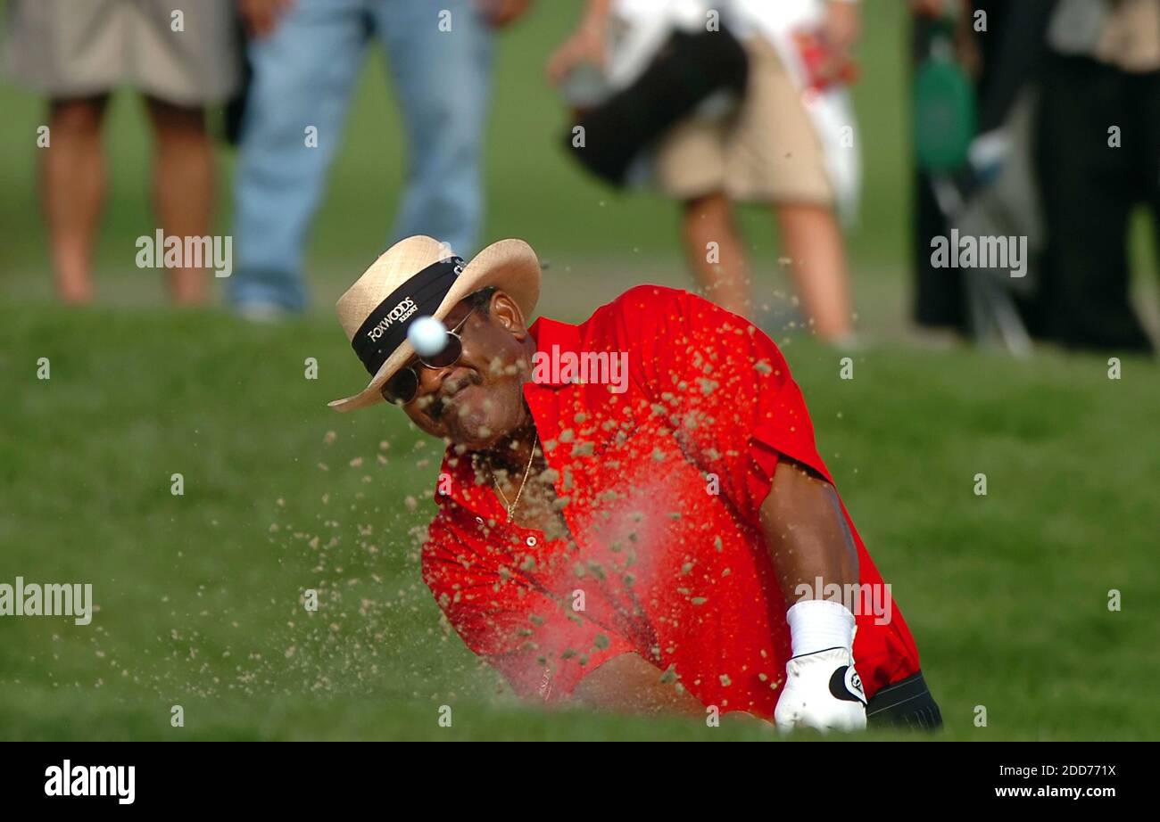 PAS DE FILM, PAS DE VIDÉO, PAS de télévision, PAS DE DOCUMENTAIRE - Jim Thorpe des États-Unis est sorti du bunker sur le deuxième trou lors de la troisième partie du tournoi de golf de la coupe Charles Schwab au Sonoma Country Club à Sonoma, CA, USA, le 27 octobre 2007. Photo de Jose Carlos Fajardo/Contra Costa Times/MCT/Cameleon/ABACAPRESS.COM Banque D'Images